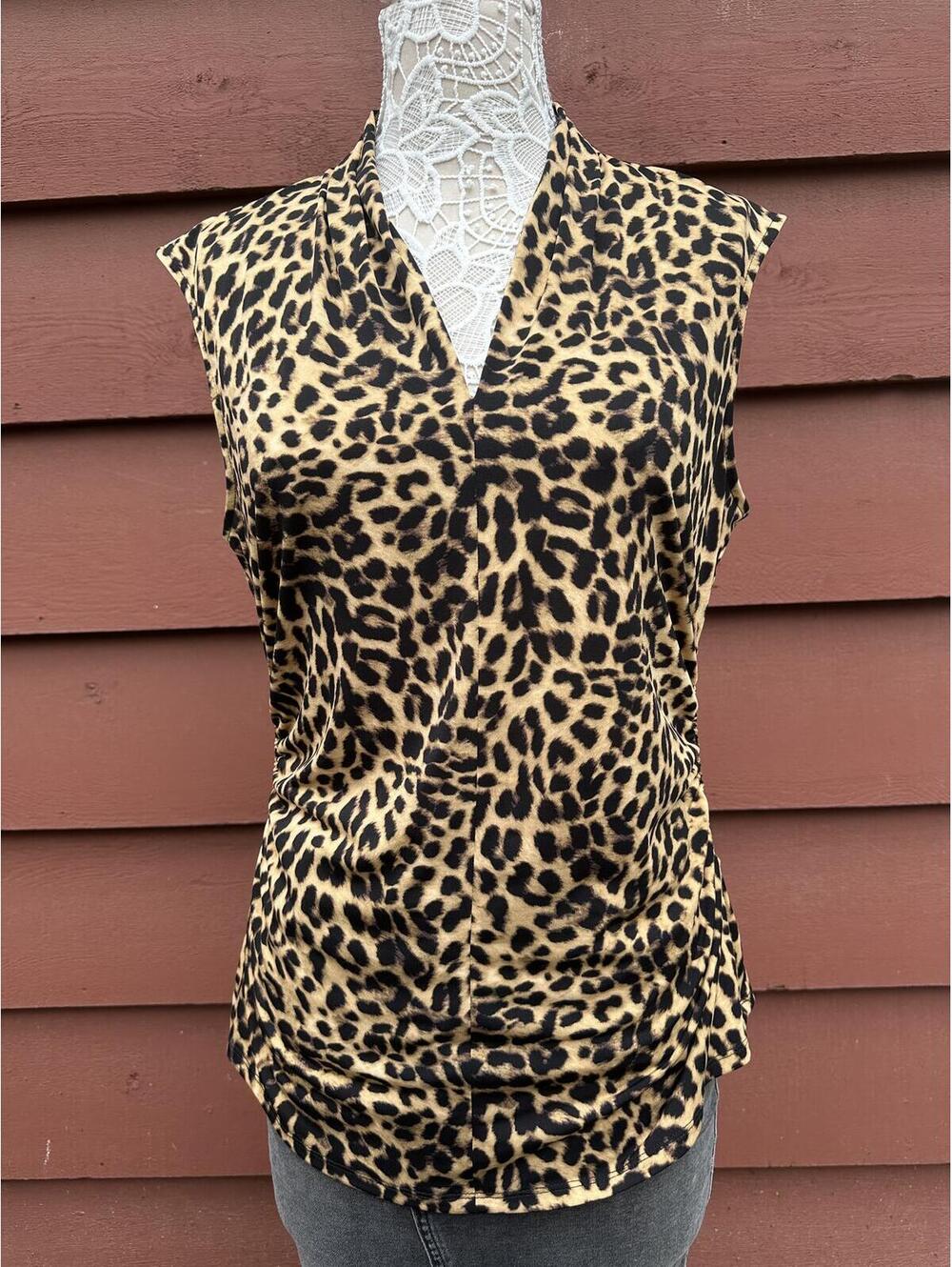 NWT Vince Camuto Leopard Print Sleeveless Top